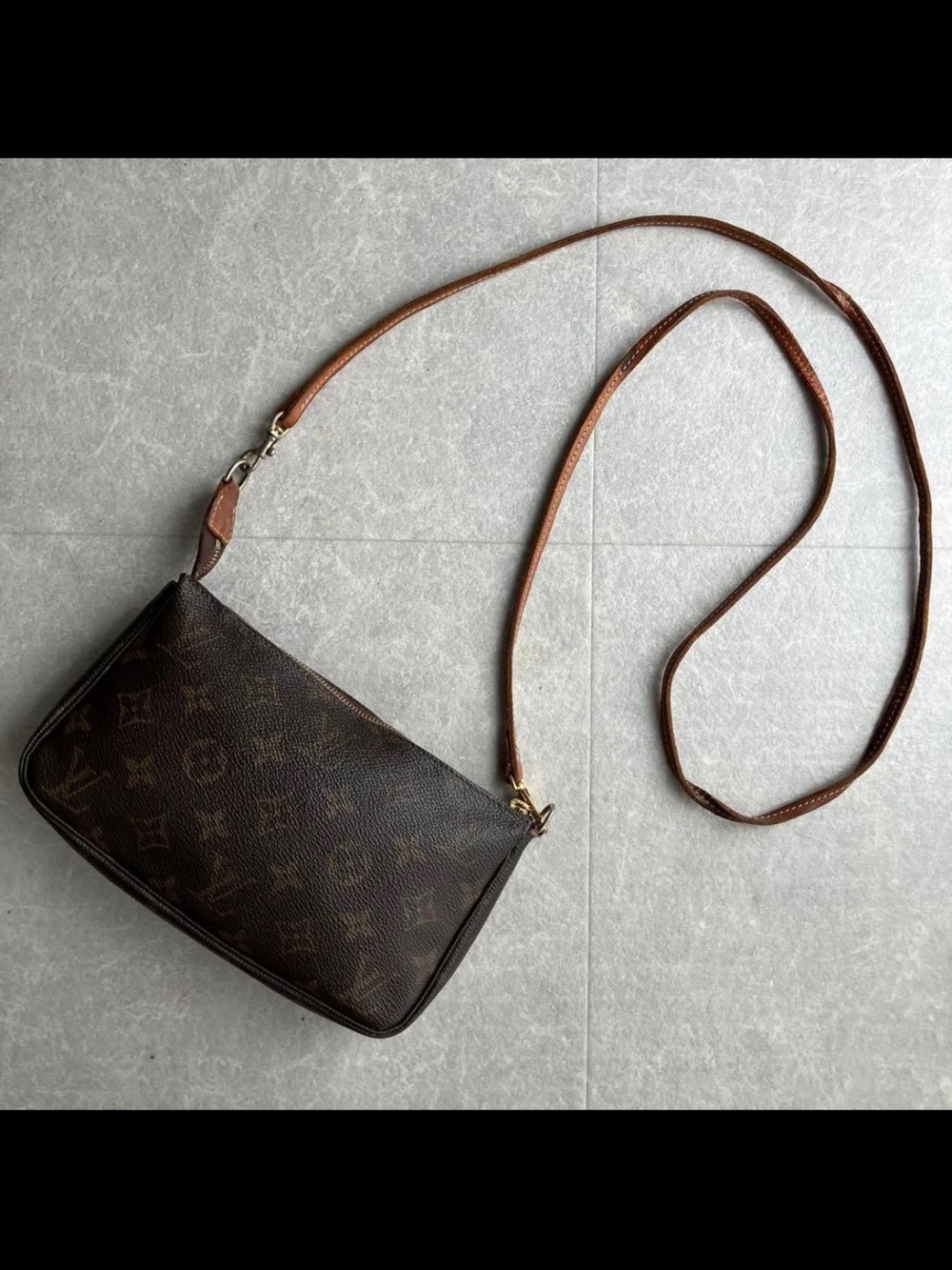 Louis Vuitton Monogram Shoulder Bag in Brown and Gold - Picture 2 of 15